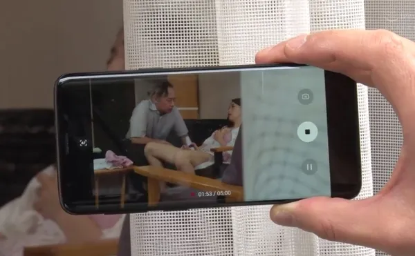 video sex vn Con dâu gian díu với bố chồng bị gã quản lý khu phố phát hiện